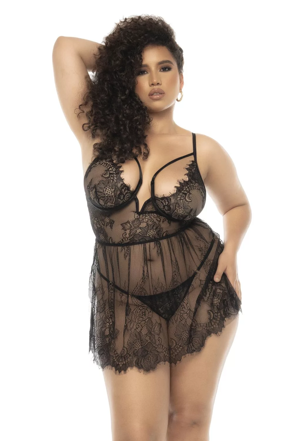 Nuisette noir Selma grande taille, en dentelle, avec armatures et string assorti inclus