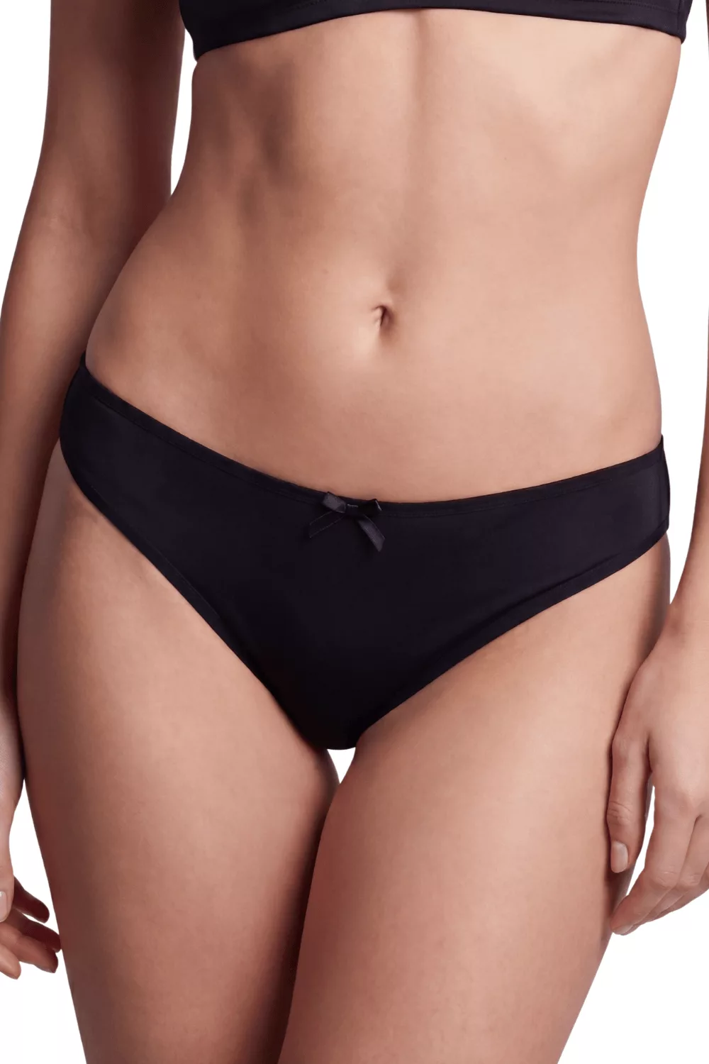 Culotte noire en dentelle avec nœud en satin